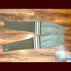 Bombshell Sportswear Leggings